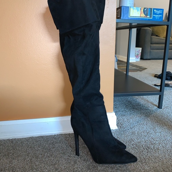 Black over the knee heeled boots - Picture 2 of 3